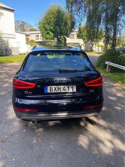 Audi Q3 2 of 5
