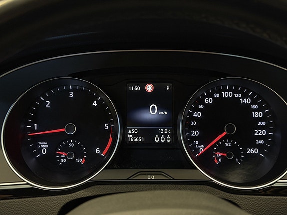 Volkswagen Passat 12 of 27