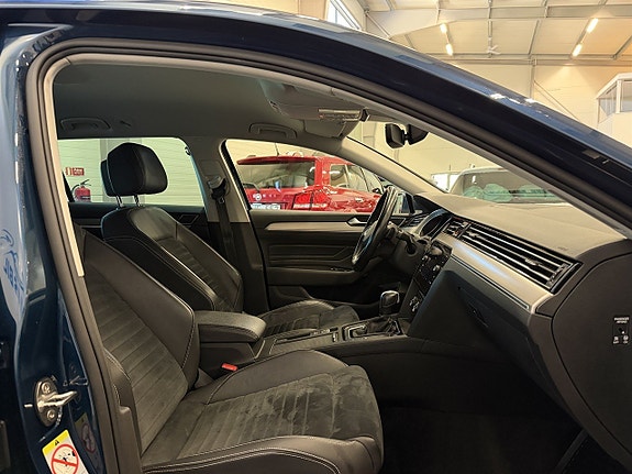 Volkswagen Passat 9 of 27