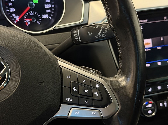 Volkswagen Passat 14 of 27