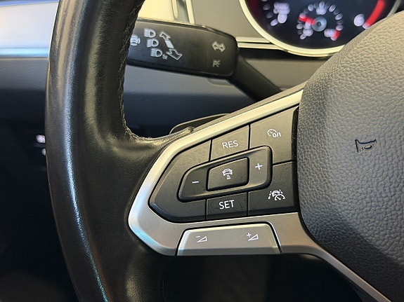 Volkswagen Passat 13 of 27