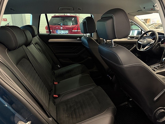 Volkswagen Passat 10 of 27