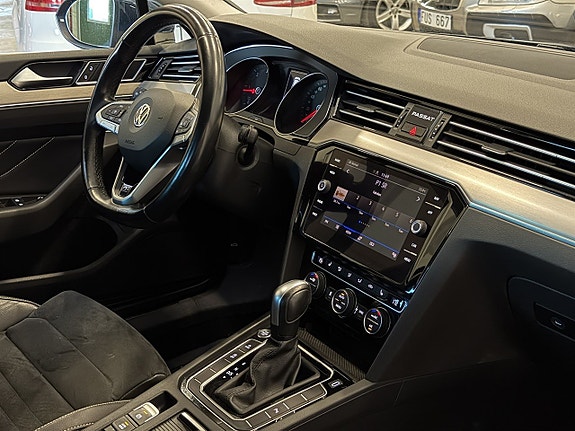 Volkswagen Passat 11 of 27