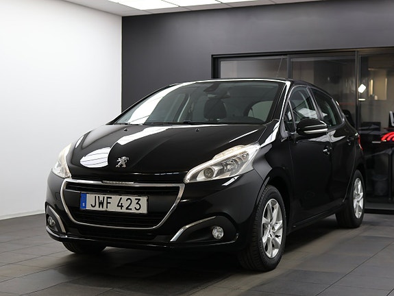 Peugeot 208 3 of 5