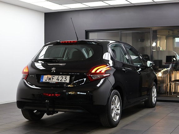 Peugeot 208 5 of 5