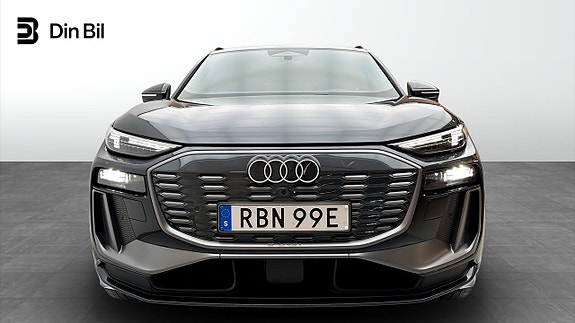 Audi Q6 e-tron 4 of 5
