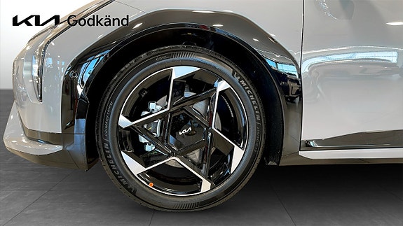 Kia EV4 9 of 13