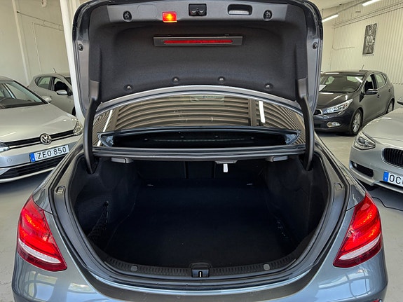 Mercedes-Benz E220 d 23 of 25