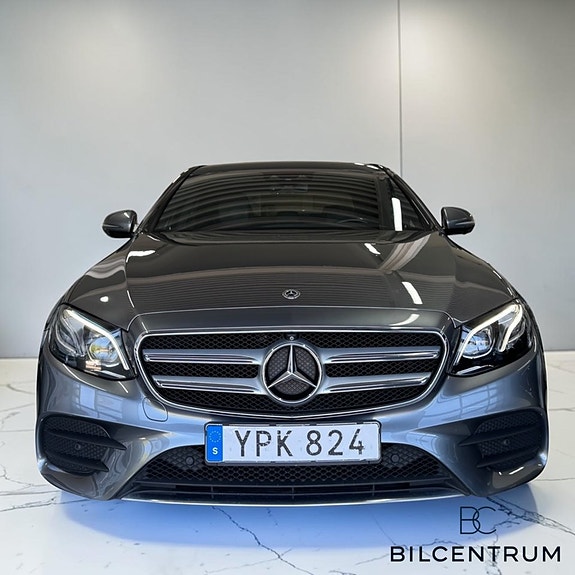Mercedes-Benz E220 d 2 of 5