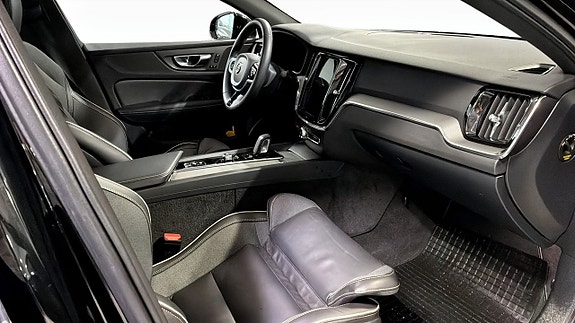 Volvo S60 3 of 5