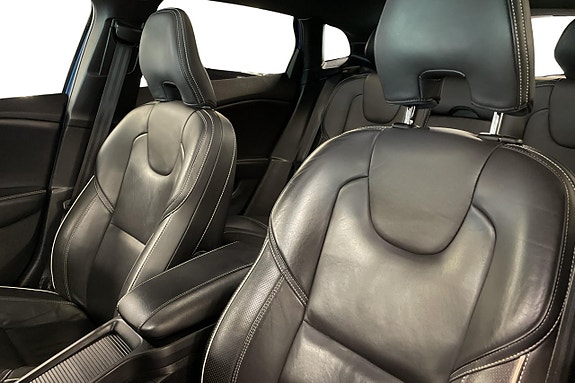 Volvo V40 27 of 30
