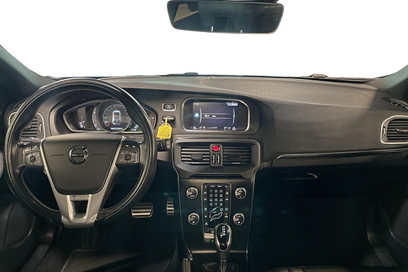 Volvo V40 11 of 30