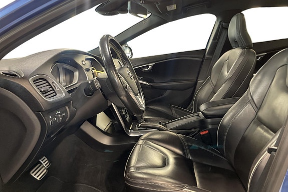 Volvo V40 13 of 30