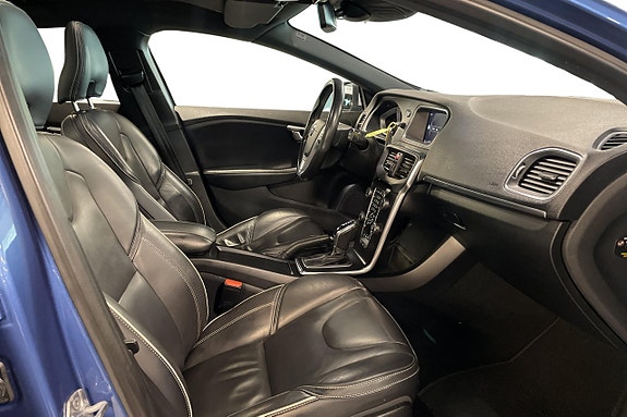 Volvo V40 14 of 30