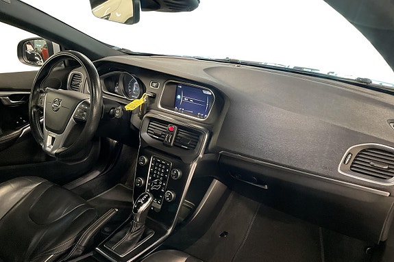 Volvo V40 15 of 30