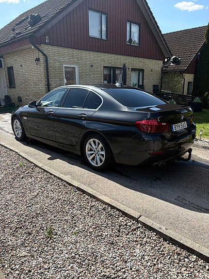 BMW 520d 2 of 5