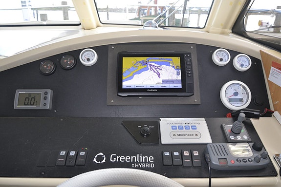 Greenline 33 14 of 24