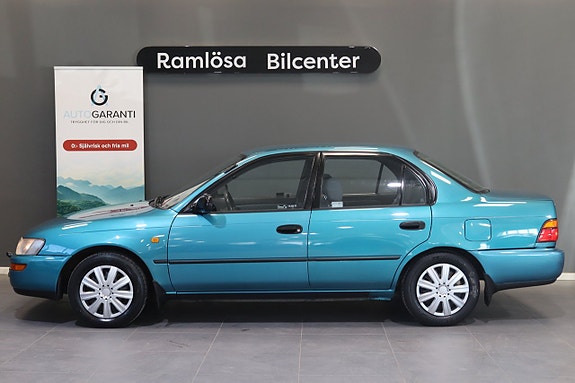 Toyota Corolla 2 of 20