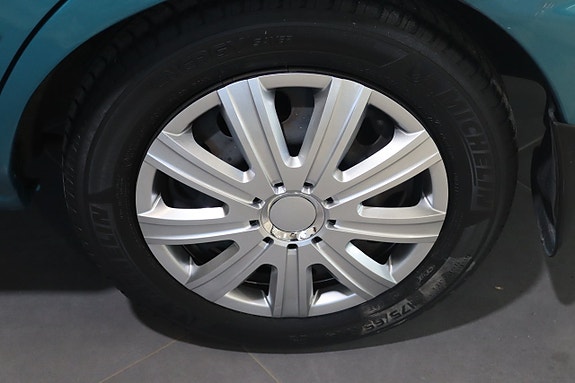Toyota Corolla 13 of 20
