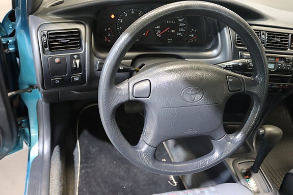 Toyota Corolla 17 of 20