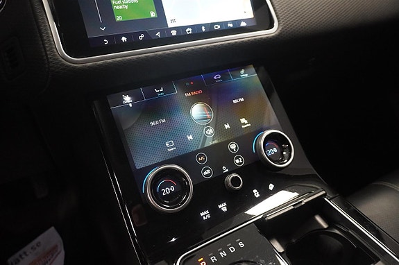 Land Rover Range Rover Velar 13 of 17