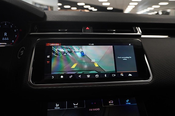 Land Rover Range Rover Velar 15 of 17