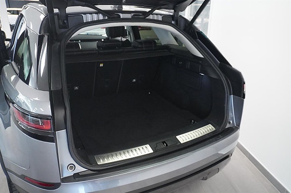 Land Rover Range Rover Velar 9 of 17
