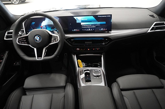 BMW 330e 11 of 22