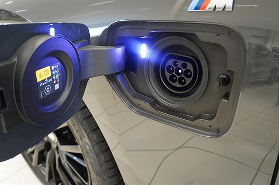 BMW 330e 12 of 22