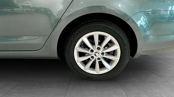 Skoda Octavia 6 of 12