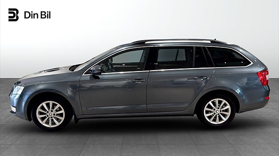 Skoda Octavia 2 of 5