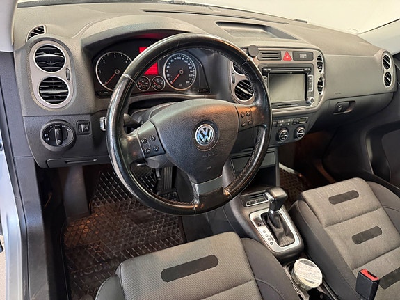 Volkswagen Tiguan 9 of 14