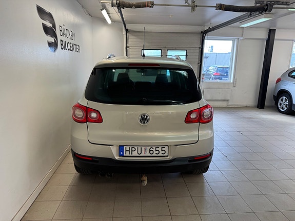 Volkswagen Tiguan 4 of 14