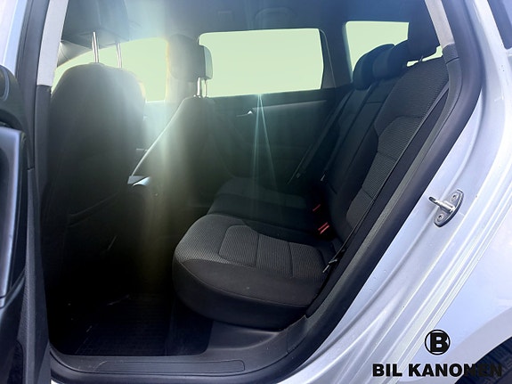 Volkswagen Passat 9 of 9