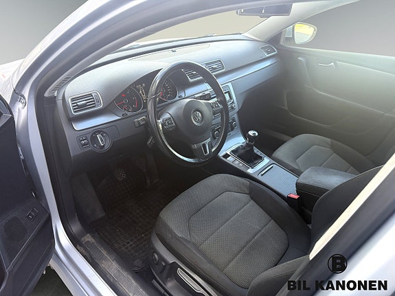 Volkswagen Passat 7 of 9