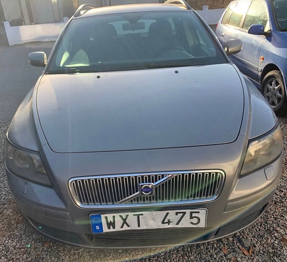 Volvo V50 2 of 10