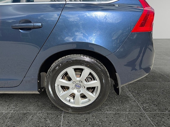 Volvo V60 9 of 18