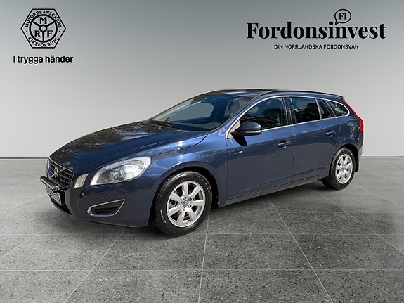 Volvo V60 2 of 5