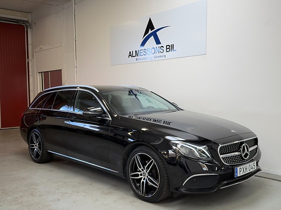 Mercedes-Benz E200 2 of 5