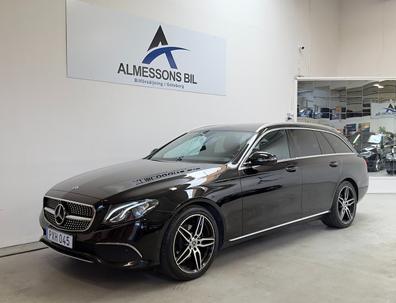 Mercedes-Benz E200 3 of 5