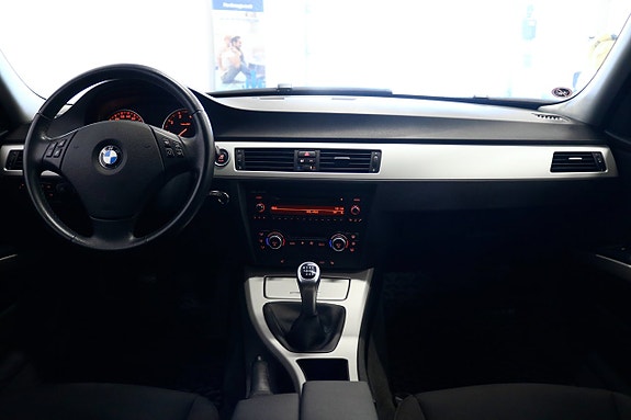 BMW 318i 9 of 19