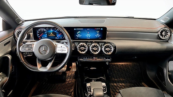 Mercedes-Benz CLA220 4 of 5