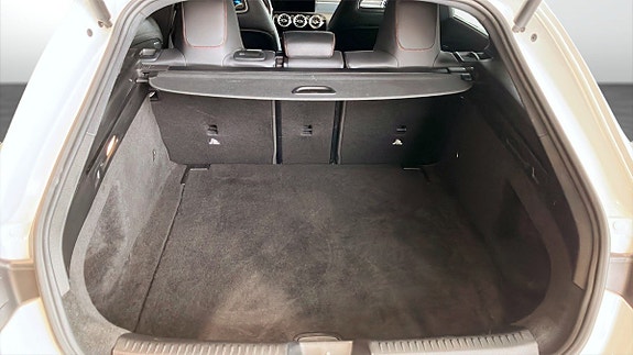 Mercedes-Benz CLA220 10 of 13
