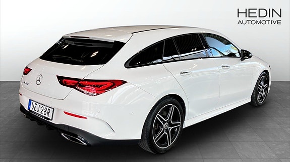 Mercedes-Benz CLA220 2 of 5