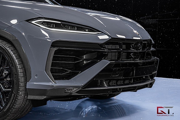 Lamborghini Urus 5 of 5