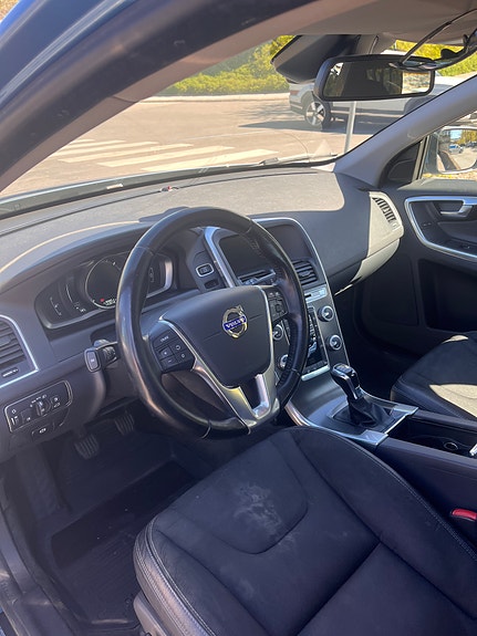 Volvo XC60 3 of 5
