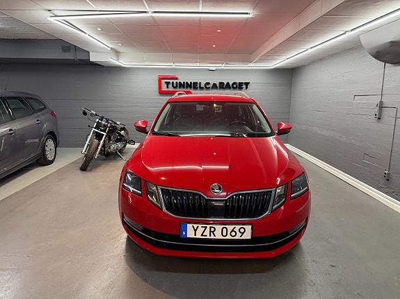 Skoda Octavia 2 of 5