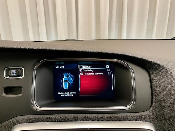 Volvo V40 9 of 23