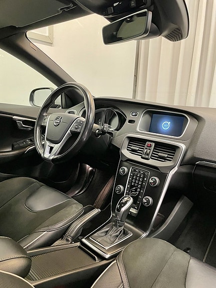 Volvo V40 15 of 23