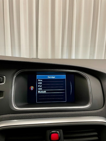 Volvo V40 8 of 23